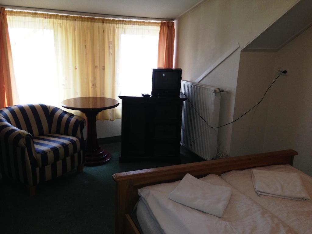 Hotel Alfoeld Panzio & Etterem